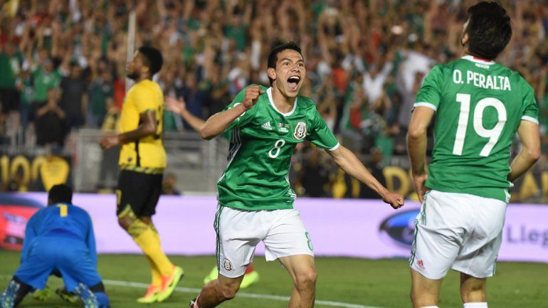México venció 2 a 0 a Jamaica.