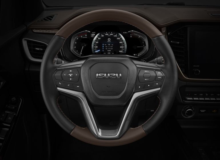 En estas nuevas pickups, la versión full incorpora detalles estéticos, como el tapizado y revestimiento en cuero negro y marrón. Imagen: Isuzu En estas nuevas pickups, la versión full incorpora detalles estéticos, como el tapizado y revestimiento en cuero negro y marrón. Imagen: Isuzu