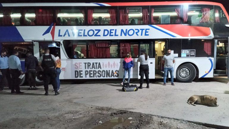 Sedujo a una nena y se la llevaba en micro a Bolivia