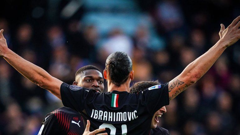 De primera y de zurda, Zlatan debutó en la red en su regreso al Milan