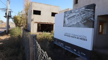 En 2023 se tendría que haber entregado vivo Confluencia en una etapa. Muchos siguieron pagando. En 2023 se tendría que haber entregado vivo Confluencia en una etapa. Muchos siguieron pagando.