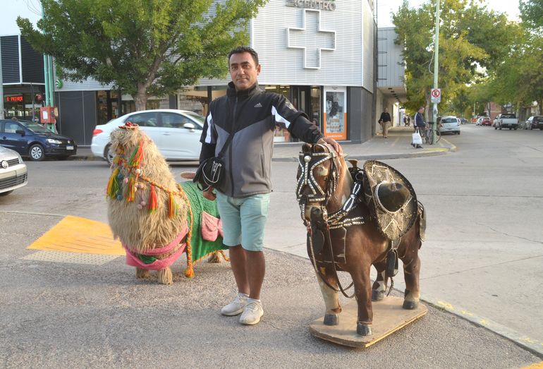 El rebusque más llamativo del verano en Cipolletti