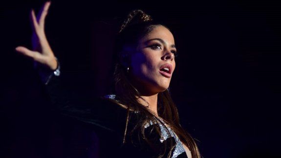 Tini la rompi&oacute; en la Fiesta Nacional de la Manzana&nbsp;