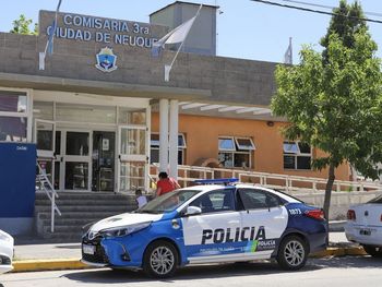 El joven fue descubierto por personal de la Comisaría Tercera.