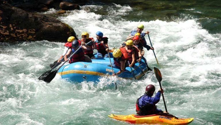 Rafting en el río Manso