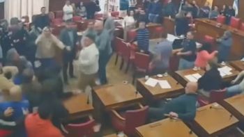 Un debate por la regulación de las Apps de transporte en Mar del Plata terminó a las trompadas. Un debate por la regulación de las Apps de transporte en Mar del Plata terminó a las trompadas.