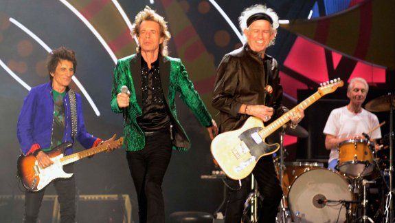 La banda liderada por Jagger dio el primero de sus tres conciertos, a estadio lleno.