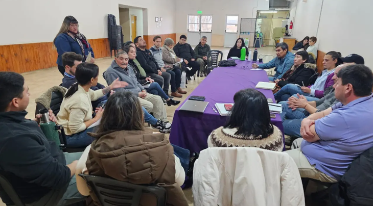 La primera Mesa Técnica Productiva reunió al Estado, productores y Calcatreu SAU en Jacobacci. La primera Mesa Técnica Productiva reunió al Estado, productores y Calcatreu SAU en Jacobacci.