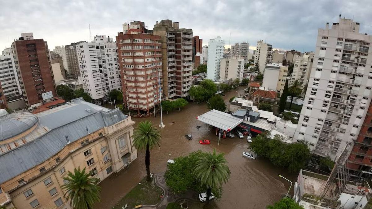 Bahía Blanca: el estremecedor video de como, minuto a minuto, sube el agua  y tapa la ciudad