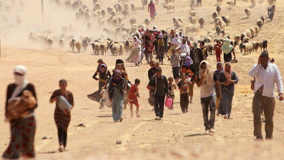 Ataques aéreos rusos provocan huidas masivas de refugiados en Siria