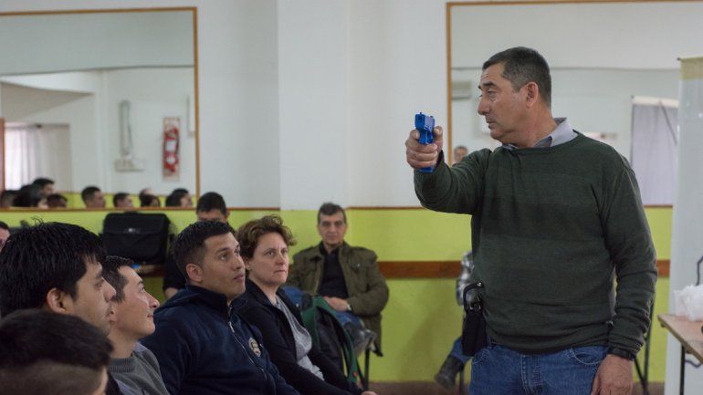 Durante la instrucción se explicó en qué momento utilizar el arma.