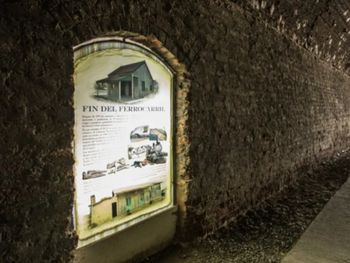 El túnel de un tren Patagónico que tiene más de un siglo y hoy usan los chicos para ir a la escuela. El túnel de un tren Patagónico que tiene más de un siglo y hoy usan los chicos para ir a la escuela.