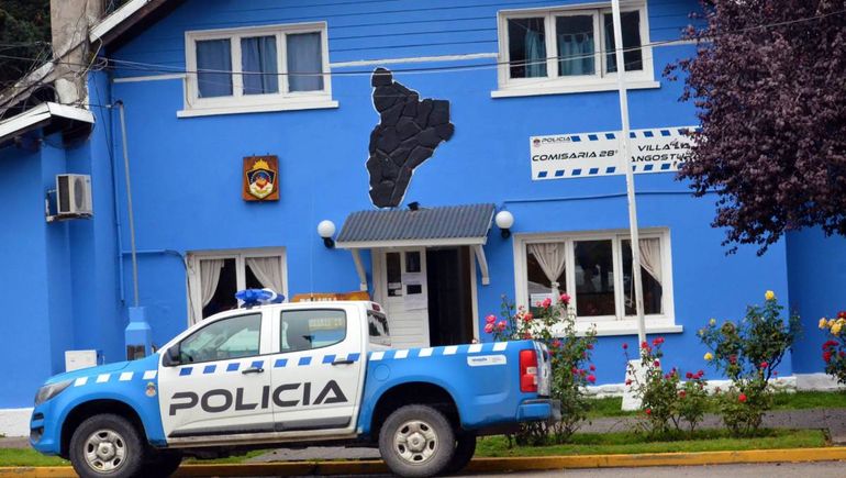 Heroico accionar de la policía de Villa La Angostura.&nbsp;