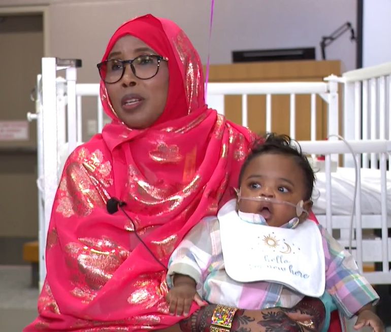 La madre del bebé reconoció que las expectativas de que su hijo sobreviviera no eran del todo elevadas, aunque confiaba en el tratamiento que le brindaban en el hospital. 