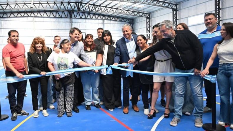 La Muni transformó un antiguo playón en un polideportivo para el barrio Hibepa | LM Neuquen La Muni transformó un antiguo playón en un polideportivo para el barrio Hibepa