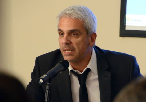 El ex ministro de Energía, Guillermo Coco, fue acusado de usurpación de tierras por un criancero. El ex ministro de Energía, Guillermo Coco, fue acusado de usurpación de tierras por un criancero.