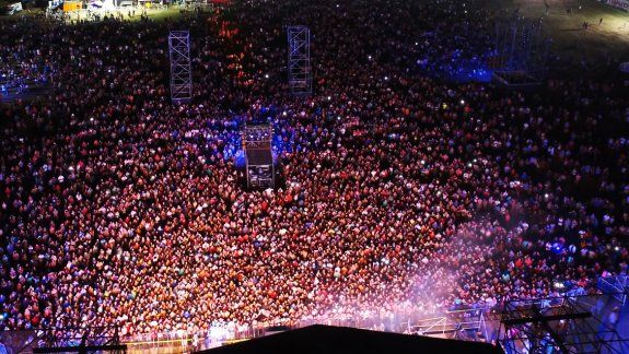 Cientos de neuquinos disfrutan del cierre de La Fiesta de la Confluencia 