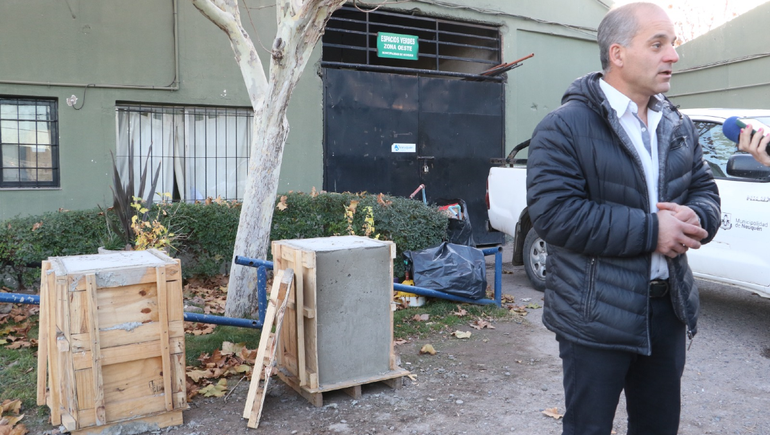 Baggio explicó el método que se aplica para el acopio de pilas en Neuquén Baggio explicó el método que se aplica para el acopio de pilas en Neuquén