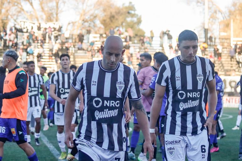 Tello entró en el segundo tiempo y Piro falló en el primer gol de Villa Mitre. Foto: archivo Anahí Cárdena&nbsp;