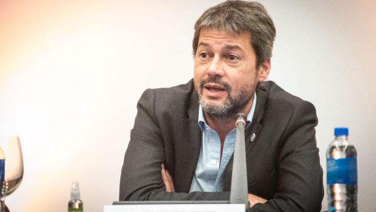 Matías Lammens propondrá la vuelta de los hinchas visitantes a los estadios.