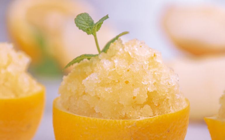 Ideal para limpiar el paladar una granita de limón refrescante. Ideal para limpiar el paladar una granita de limón refrescante.