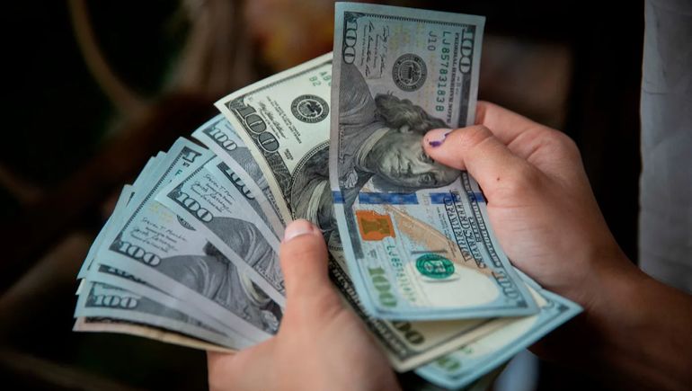 La cotización del dólar blue en vivo. La cotización del dólar blue en vivo.