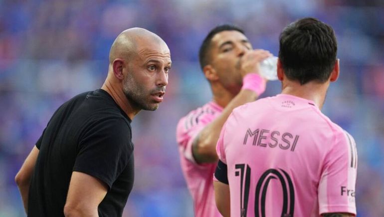 ⁠Lionel Messi marcó otro doblete y Mascherano lo comparó con una estrella del deporte mundial