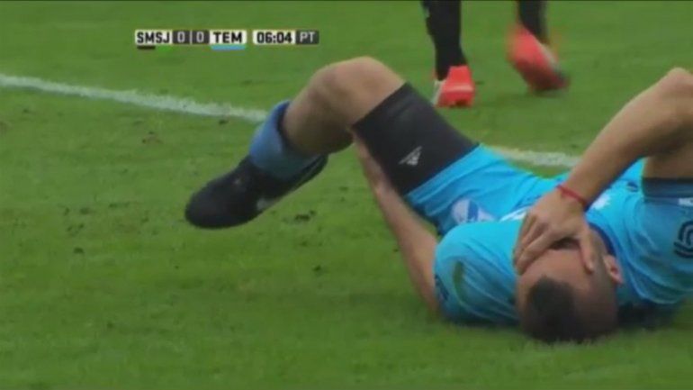 El jugador de Temperley sufrió una fractura de peroné.