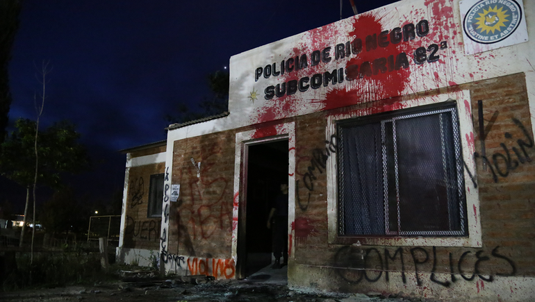 Noche de tensión en Las Perlas: así quedó el destacamento policial