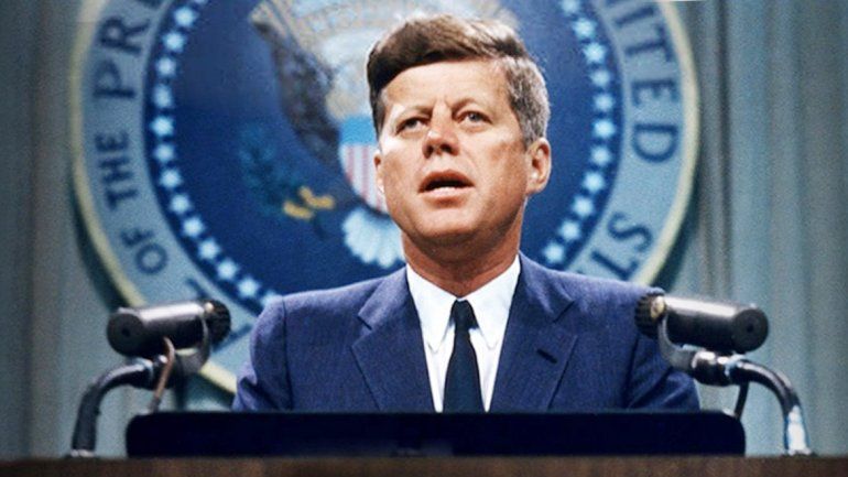 John Fitzgerald Kennedy, durante un discurso por televisión en la Casa Blanca. John Fitzgerald Kennedy, durante un discurso por televisión en la Casa Blanca.