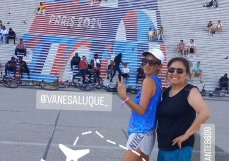 Vanesa Luque con su entrenadora, Daniela Escalante, en los Juegos Olímpicos de París 2024. Vanesa Luque con su entrenadora, Daniela Escalante, en los Juegos Olímpicos de París 2024.