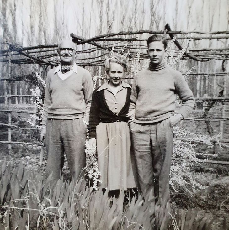 John, María y Anthony Verel en 1952 en su chacra. Gentileza: Verel. John, María y Anthony Verel en 1952 en su chacra. Gentileza: Verel.