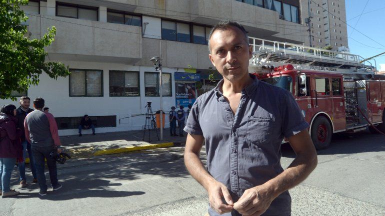 Zúñiga sigue a paso firme recorriendo los barrios de la ciudad.