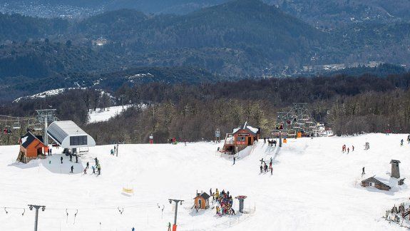Turismo: en la cordillera neuquina buscan salvar una parte de la temporada invernal