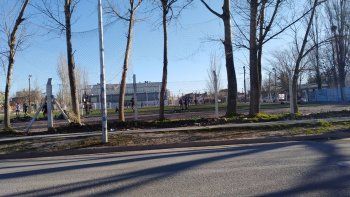 denuncian picaditos sin protocolo cerca de una comisaria denuncian picaditos sin protocolo cerca de una comisaria