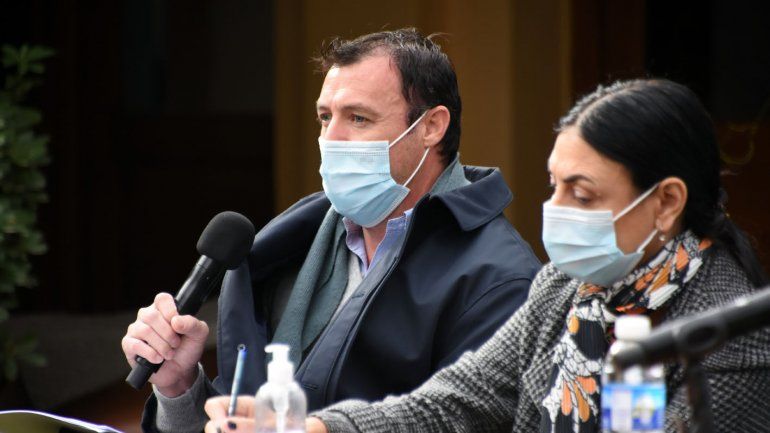 ¿Cuántas camas y médicos sumó Neuquén ante la suba de casos?