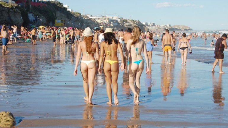 La elección de la bikini abarca a todas las edades y físicos. Algunas eligen la combinación de piezas y otras los colores únicos.