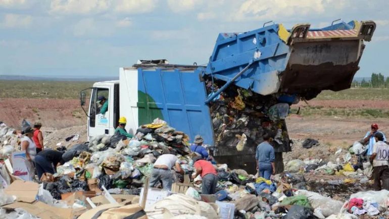Centenario arrojaba sus residuos en el Complejo Ambiental Neuquén
