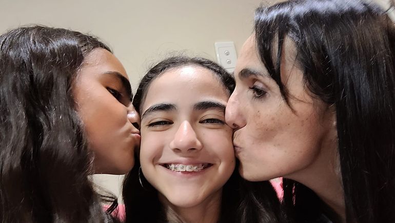 Las tres mujeres juntas: un horizonte distinto. Las tres mujeres juntas: un horizonte distinto.