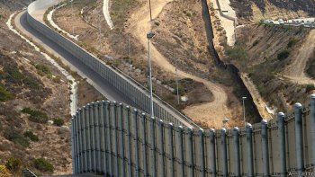trump insiste en que mexico pagara el costo del gran muro trump insiste en que mexico pagara el costo del gran muro