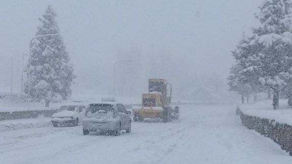 Zapala sufre por el temporal: hielo