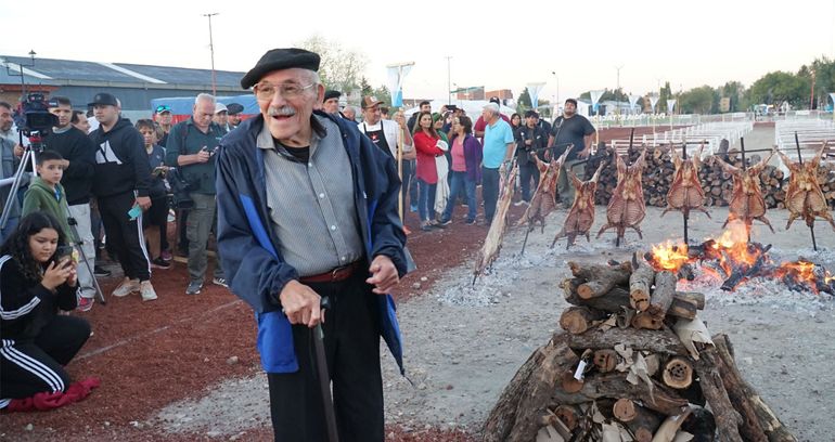 Juan Ceballo, el asador de 90 años. Juan Ceballo, el asador de 90 años.