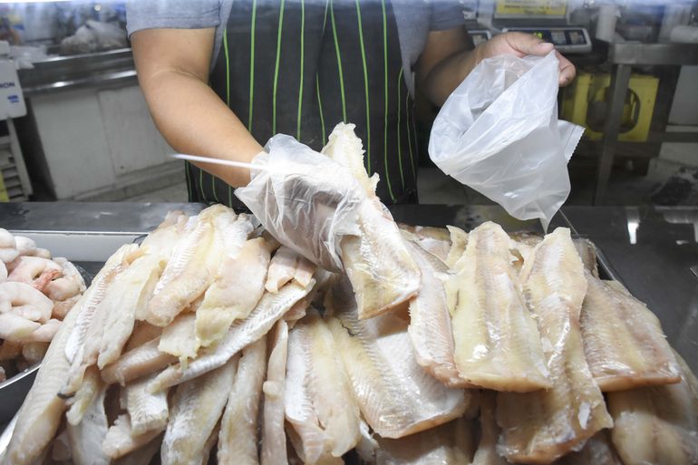 Arranca Semana Santa: ¿Cuánto cuesta el pescado y los mariscos en Neuquén?