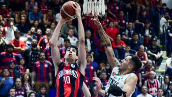 Manuel Rodríguez en el partido contra Atenas. Fotos: Matías García / Liga Nacional Manuel Rodríguez en el partido contra Atenas. Fotos: Matías García / Liga Nacional