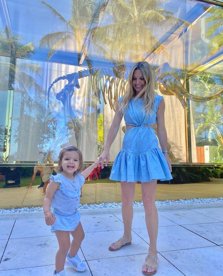 Cali y su mamá juntas en Miami.