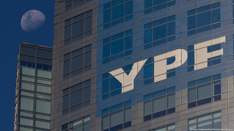 YPF anunció una inversión histórica de USD 25.000 millones bajo el RIGI para el desarrollo de Vaca Muerta | LM Neuquen YPF anunció una inversión histórica de USD 25.000 millones bajo el RIGI para el desarrollo de Vaca Muerta
