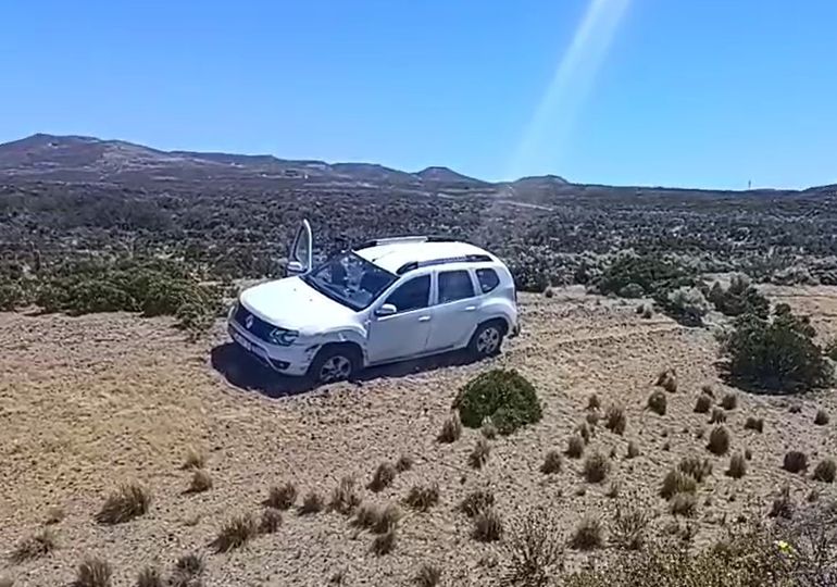Otro de los vehículos implicado en el incidente que terminó con una camioneta volcada en la Ruta 3. Otro de los vehículos implicado en el incidente que terminó con una camioneta volcada en la Ruta 3.