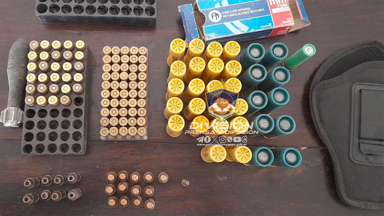 Allanamiento por una pelea: hallaron una granada de mortero