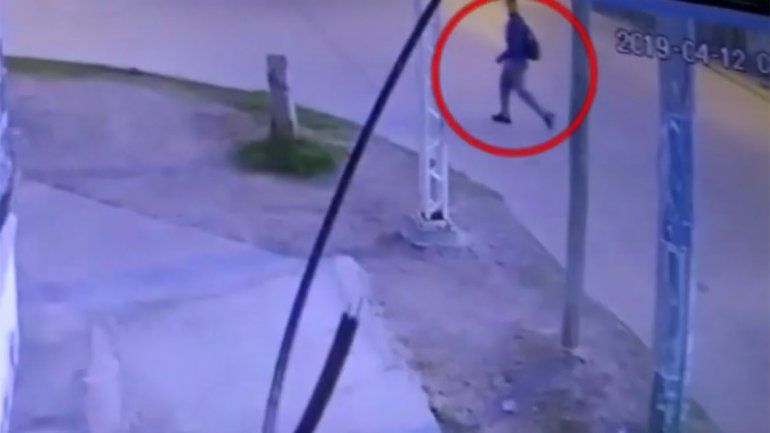 Alarma en barrio Limay por depravado que acosó a una adolescente que iba al colegio