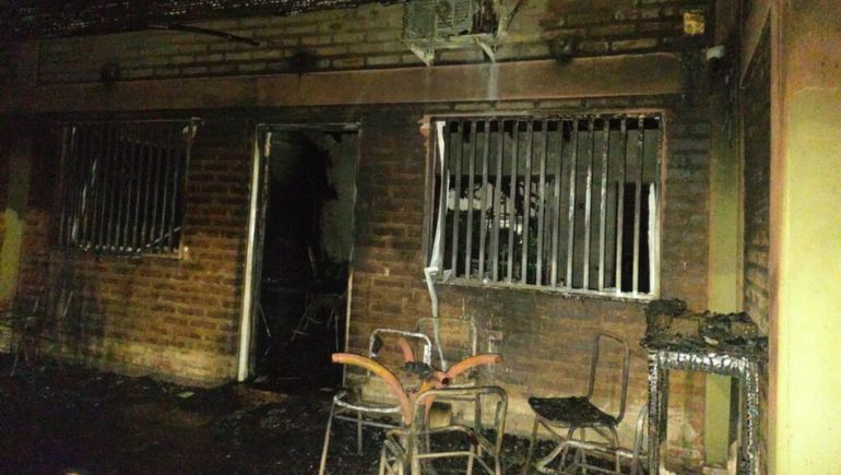 Un calefactor explotó y se prendió fuego una casa en Vista Alegre